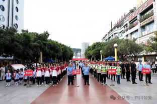 阿邦拉霍：讨厌参加英格兰队集训，曼联曼城蓝军球员都有小圈子